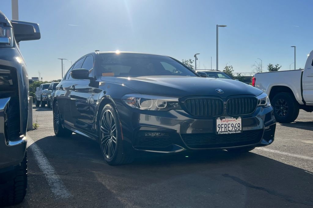 Used 2020 BMW 530i w/ M Sport Package image 2