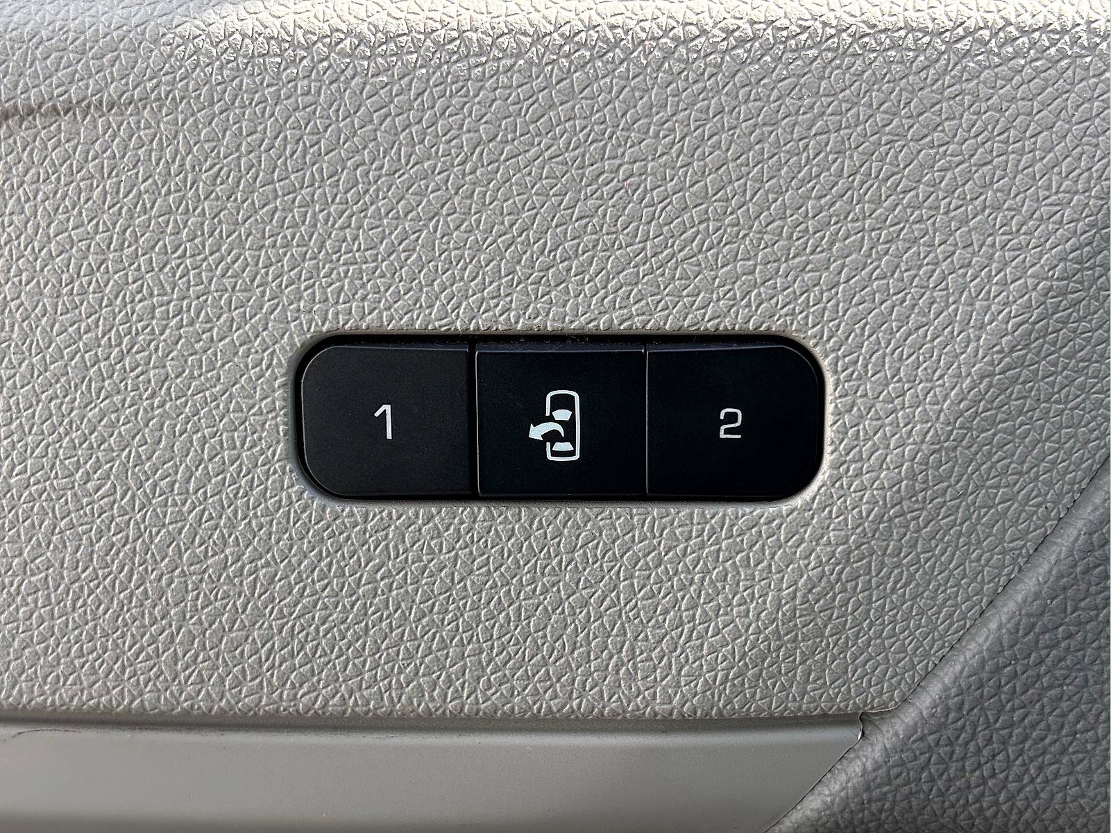 Used 2017 Chevrolet Traverse LT FWD image 18