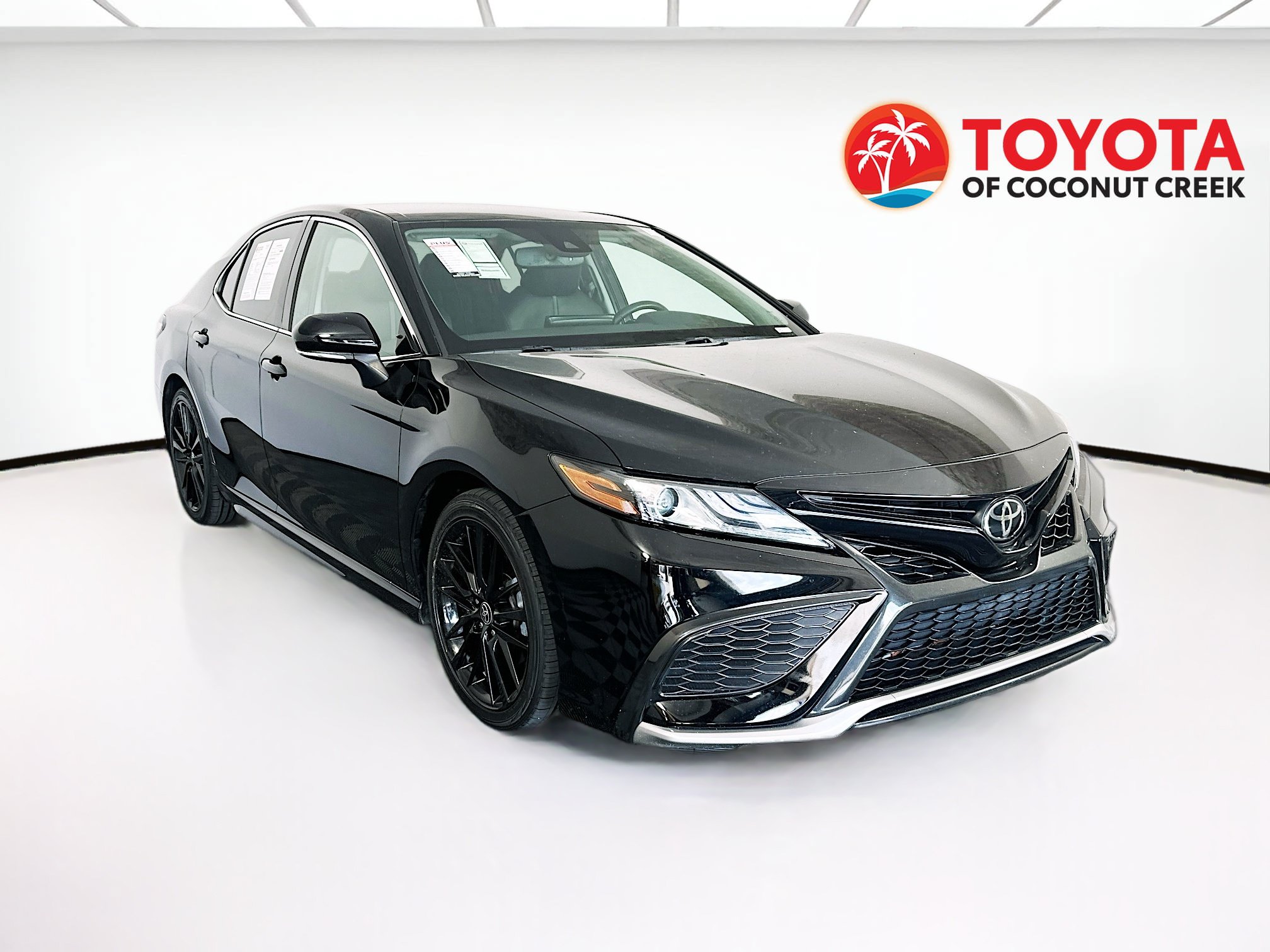 Used 2022 Toyota Camry XSE FWD video 1