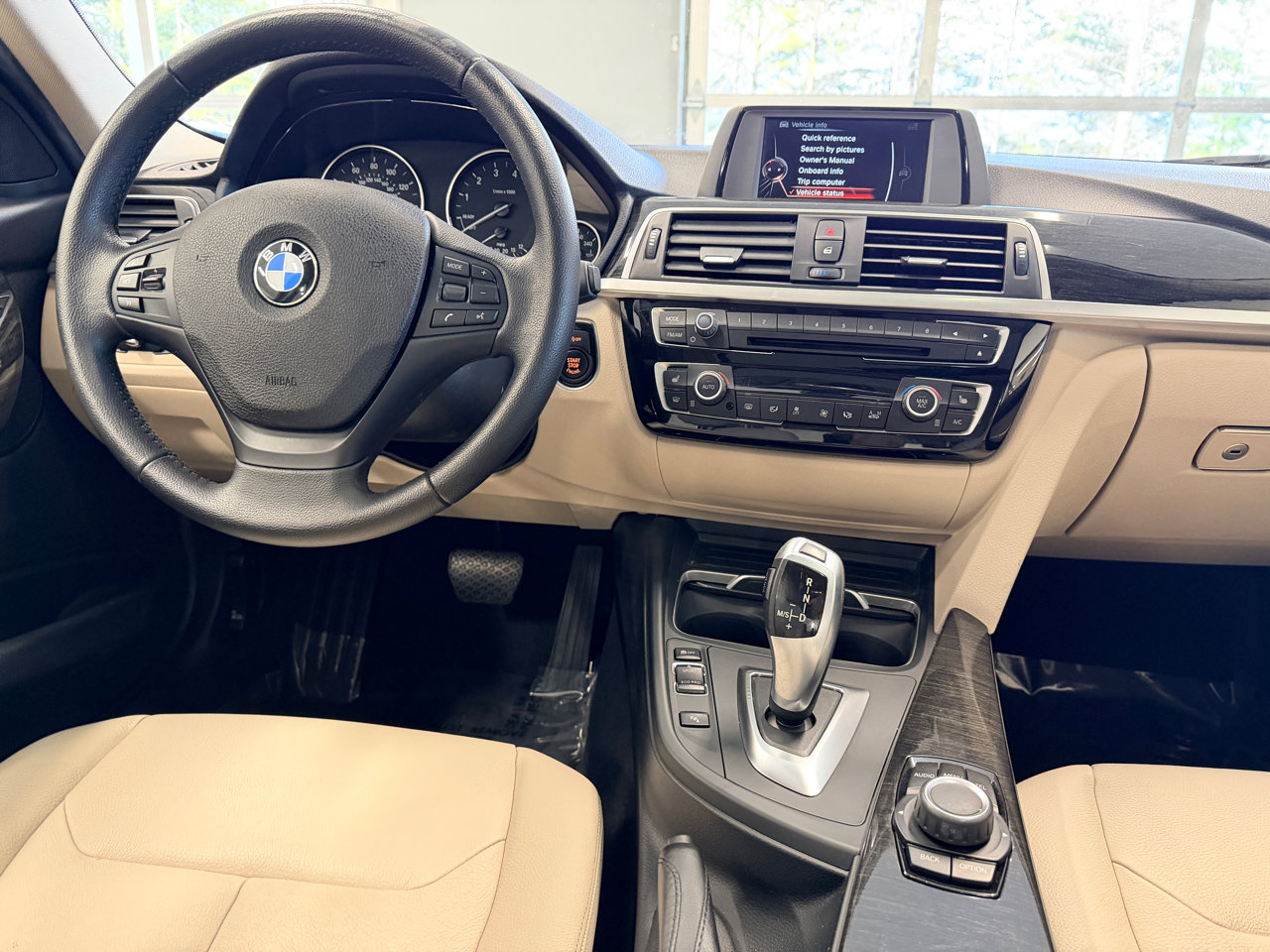 Used 2016 BMW 320i Sedan image 29