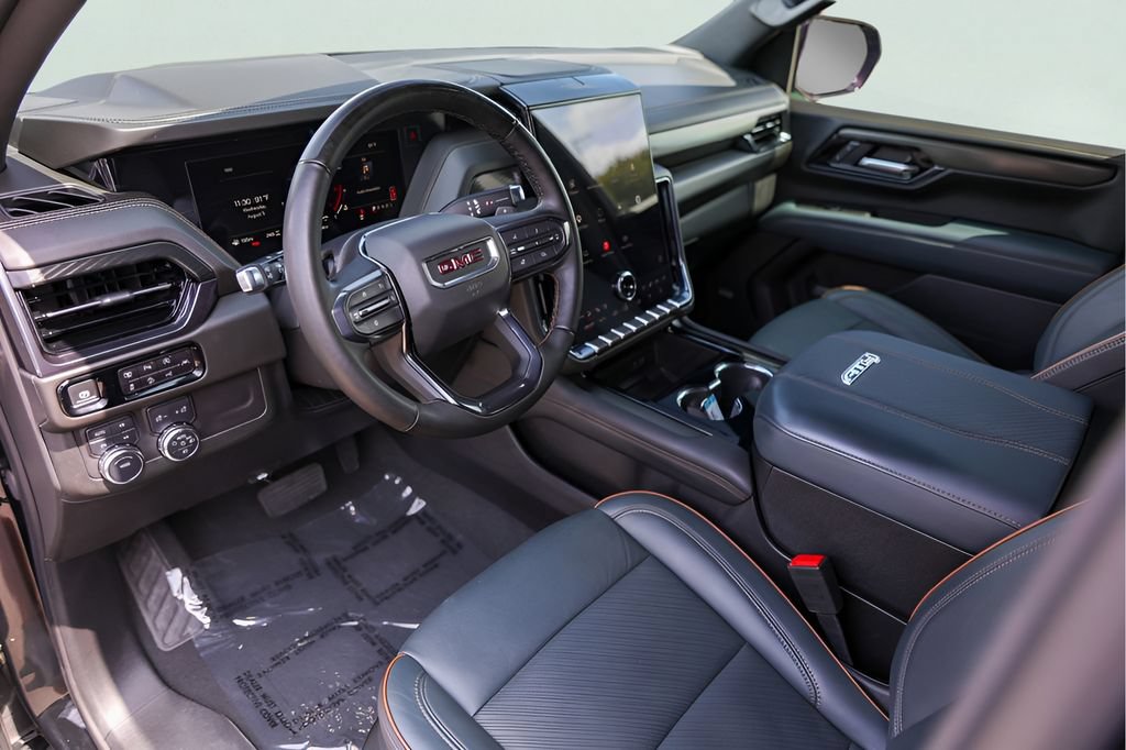 Used 2025 GMC Yukon AT4 w/ AT4 Premium Package AWD/4WD image 13