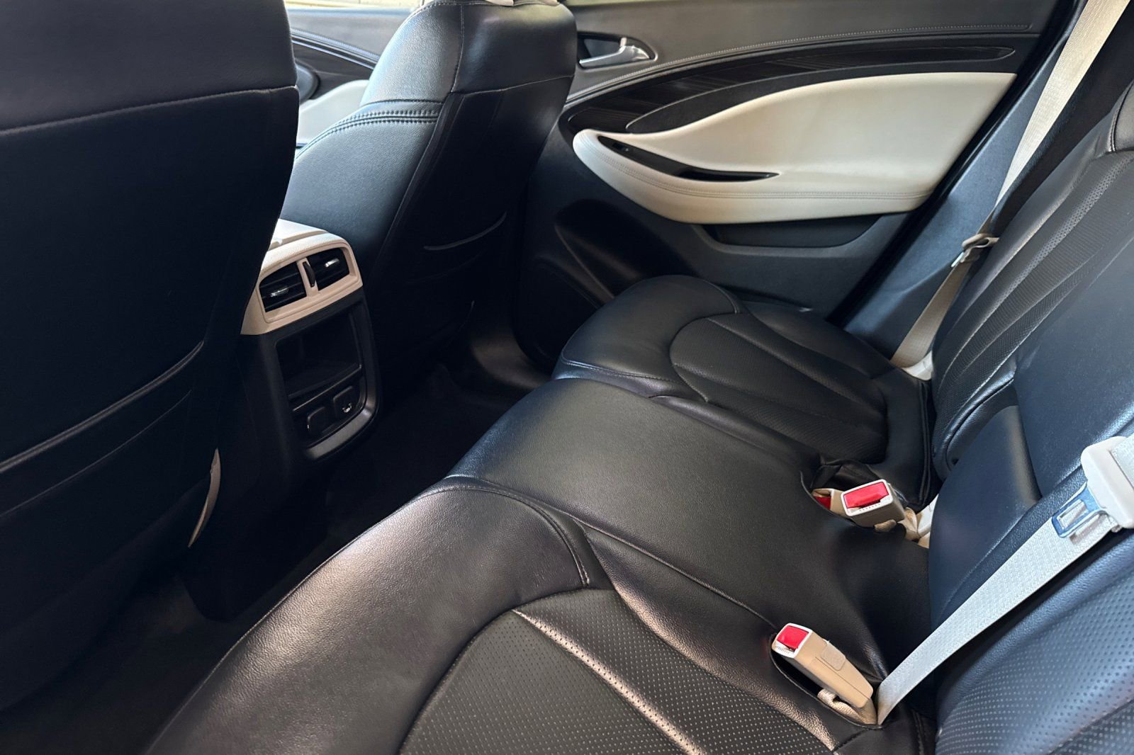 Used 2019 Buick Envision Preferred FWD image 12