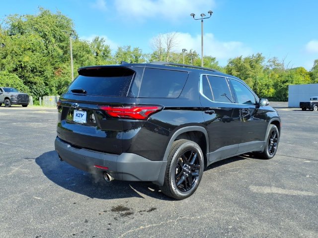 Used 2022 Chevrolet Traverse LT FWD image 7