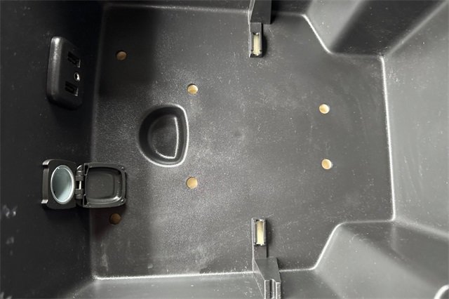 Used 2017 GMC Sierra 2500 2WD Crew Cab image 32