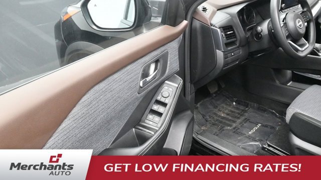 Used 2023 Nissan Rogue SV AWD/4WD image 19
