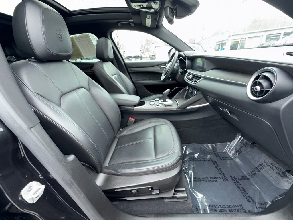 Used 2022 Alfa Romeo Stelvio Ti image 26