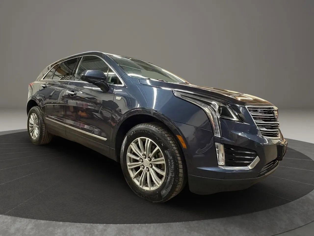 Used 2019 Cadillac XT5 Luxury image 2