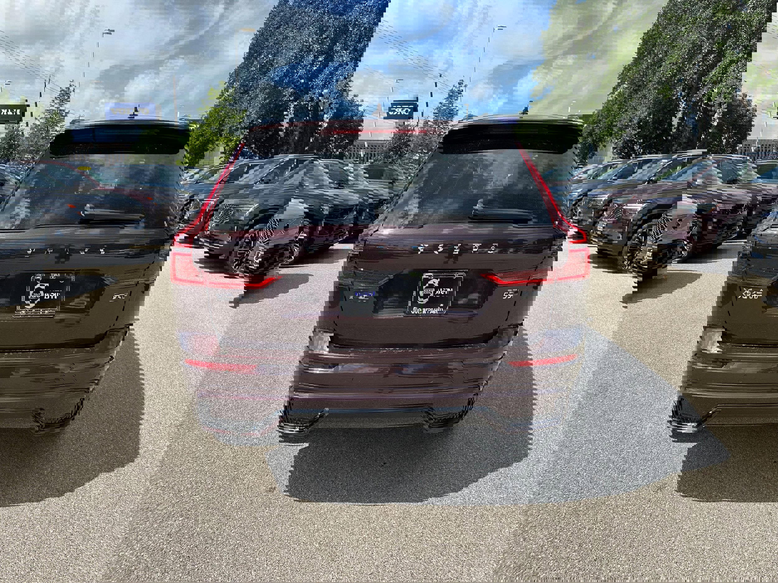 New 2026 Volvo XC60 B5 Core w/ Climate Package image 5