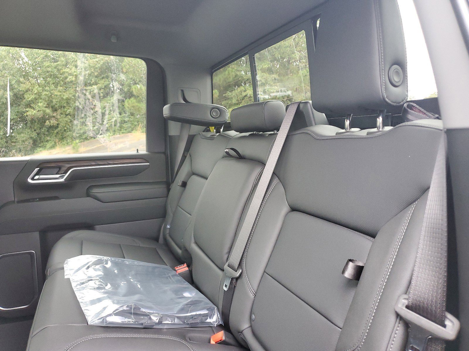 New 2025 GMC Sierra 2500 SLT w/ SLT Premium Package image 16
