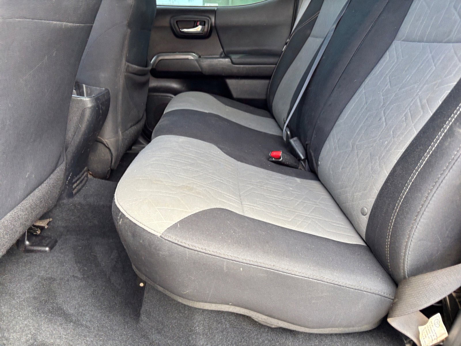 Used 2020 Toyota Tacoma TRD Off-Road w/ Technology Package image 16