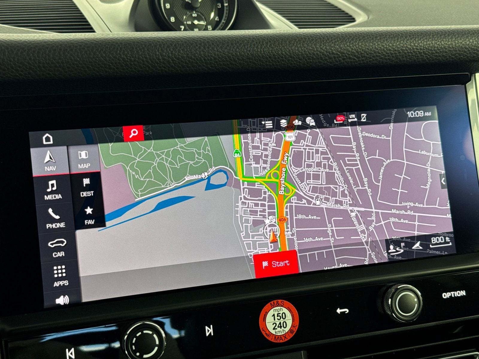 Certified 2025 Porsche Macan image 23