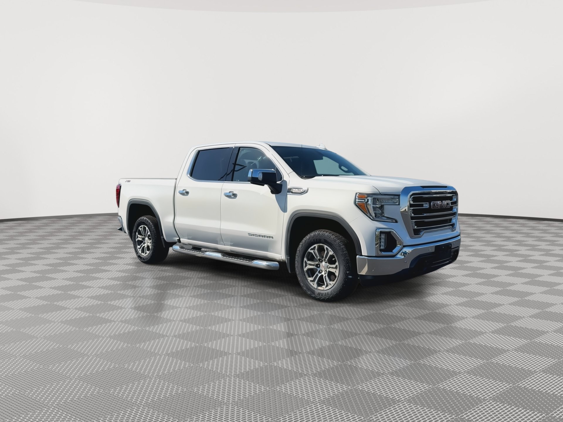 Certified 2019 GMC Sierra 1500 SLT w/ Driver Alert Package I AWD/4WD image 3