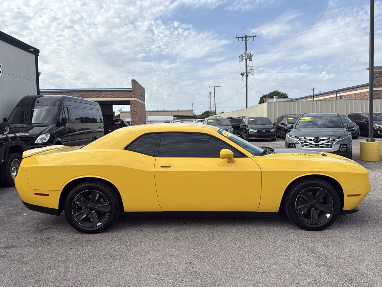 Used 2018 Dodge Challenger SXT RWD image 5