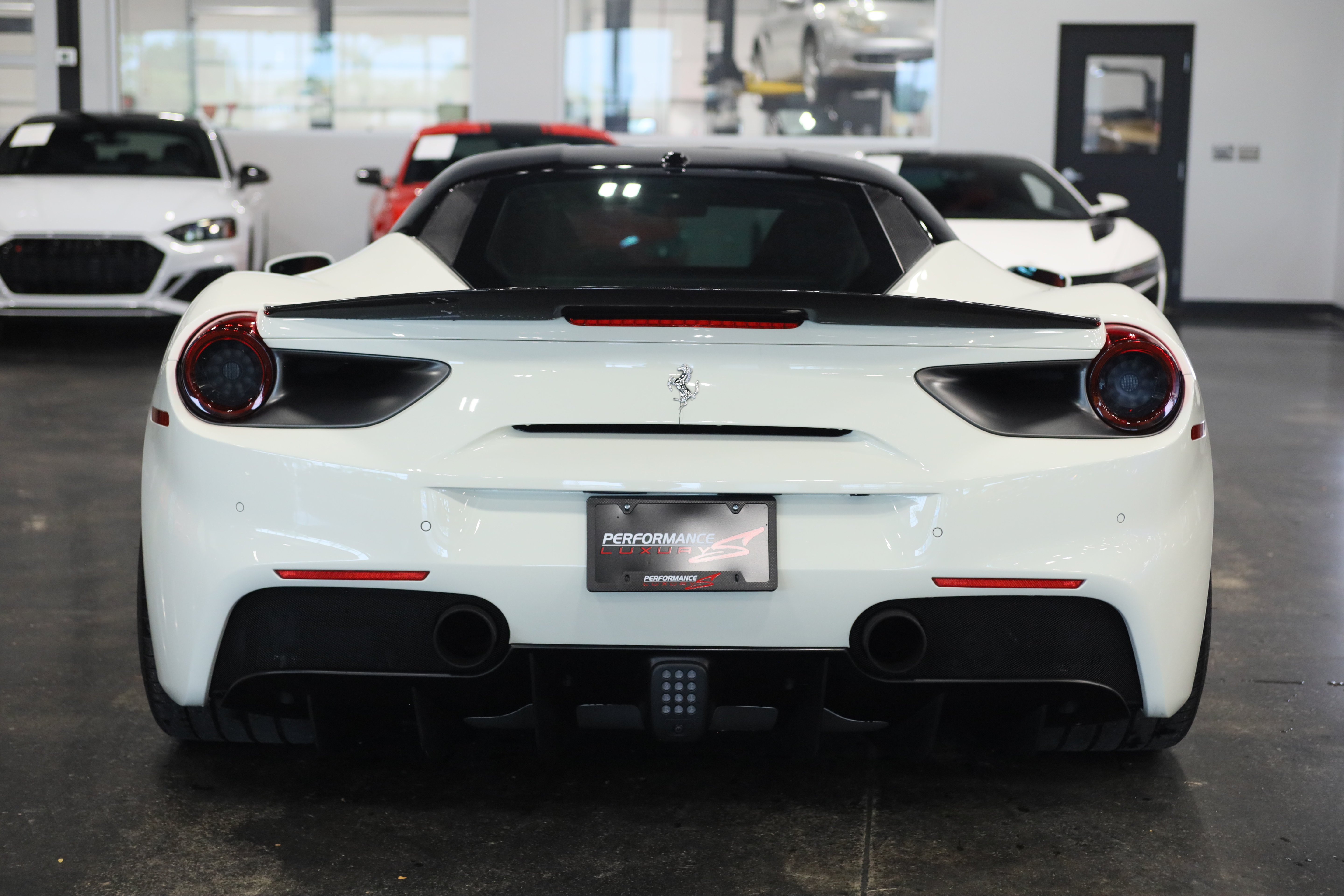 Used 2018 Ferrari 488 GTB RWD image 5