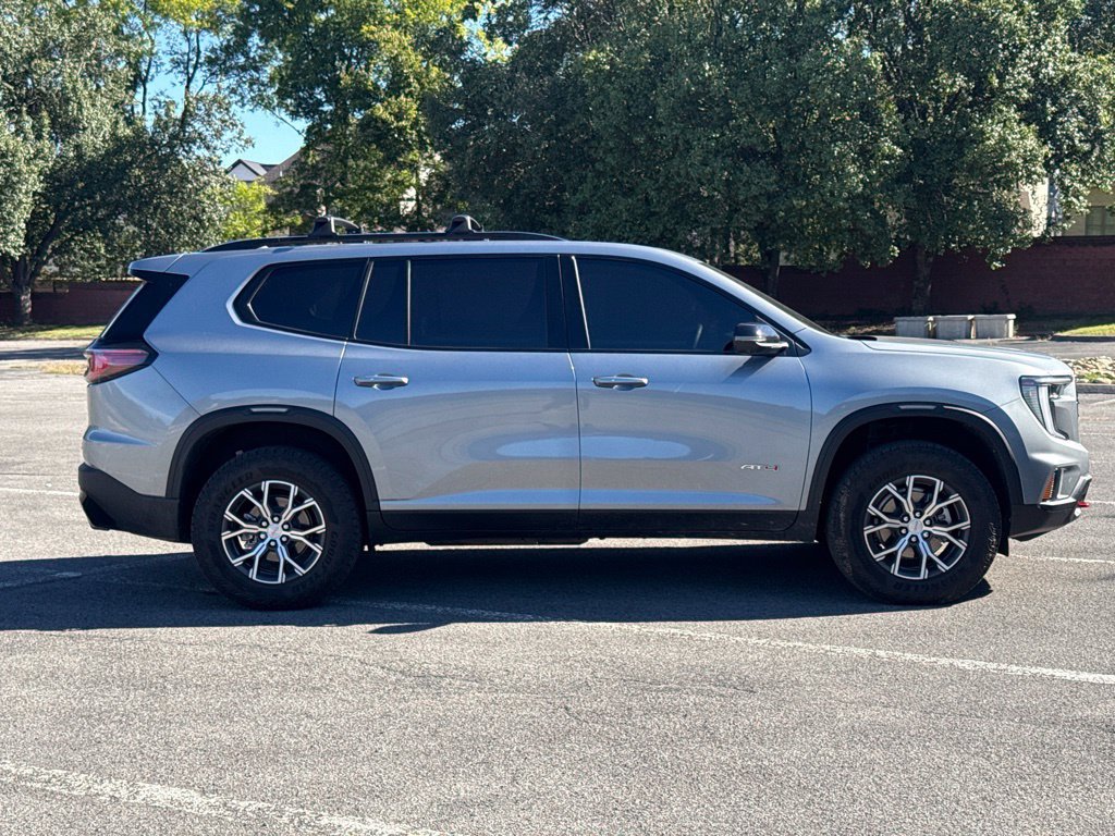 Used 2026 GMC Acadia AT4 w/ Luxury Package AWD/4WD image 4