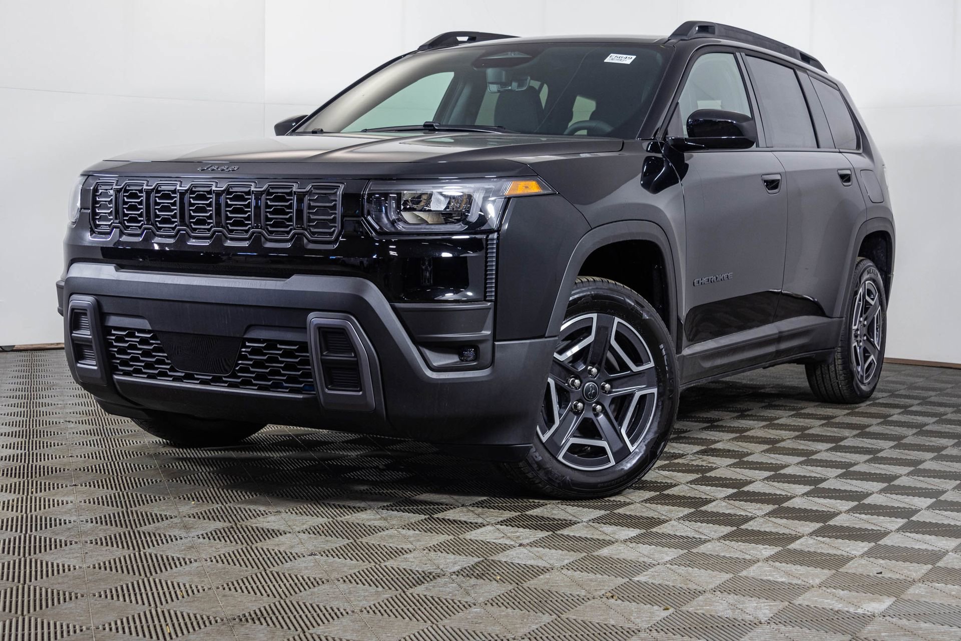 New 2026 Jeep Cherokee Laredo image 2
