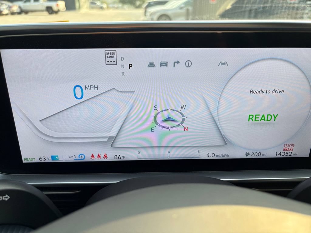 Used 2025 Hyundai Ioniq 6 SE RWD image 17