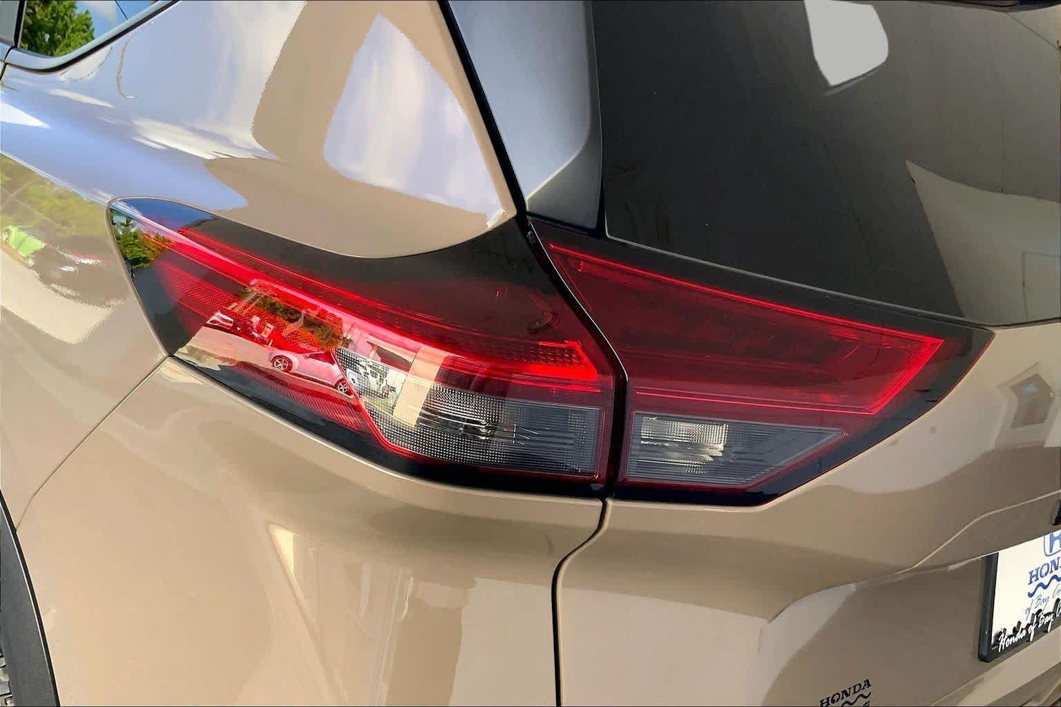 Used 2025 Nissan Rogue SV AWD/4WD image 28
