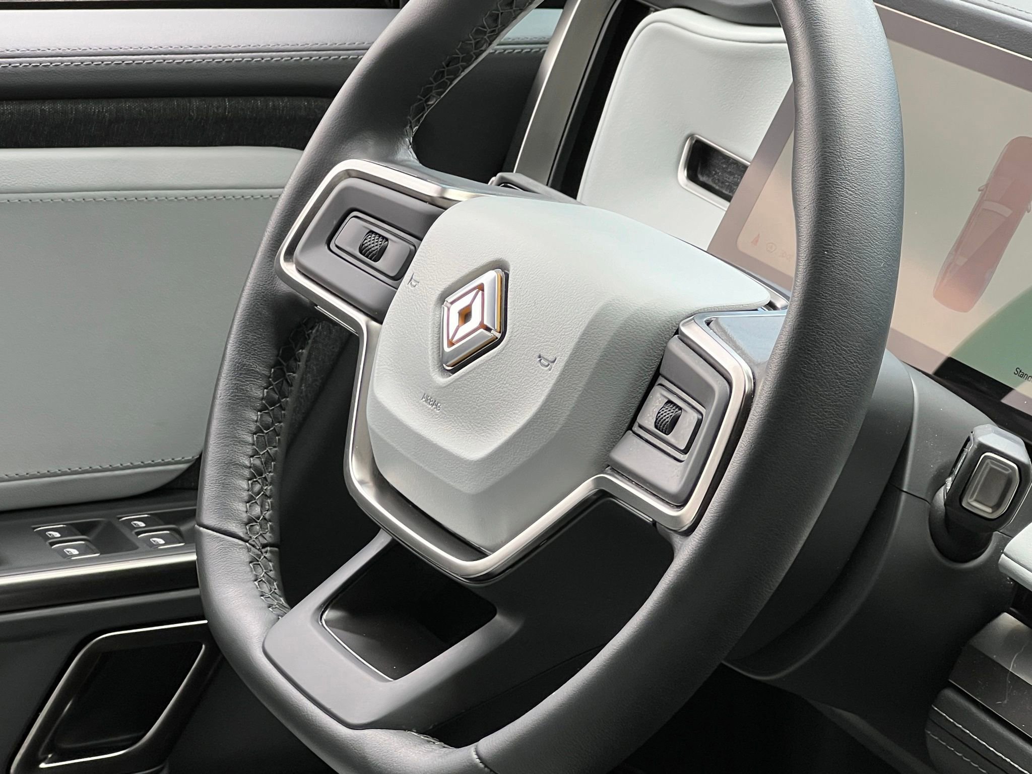 Used 2024 Rivian R1S Adventure AWD/4WD image 35