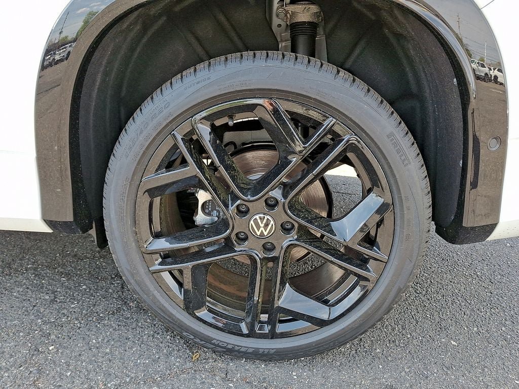 New 2026 Volkswagen Tiguan SE R-Line AWD/4WD image 5