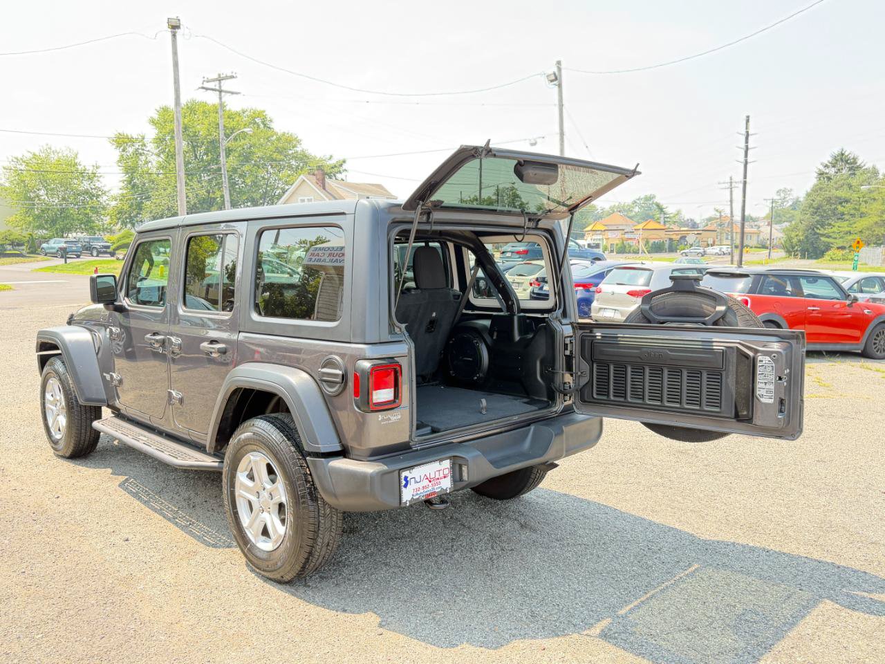 Used 2018 Jeep Wrangler Unlimited Sport S AWD/4WD image 34