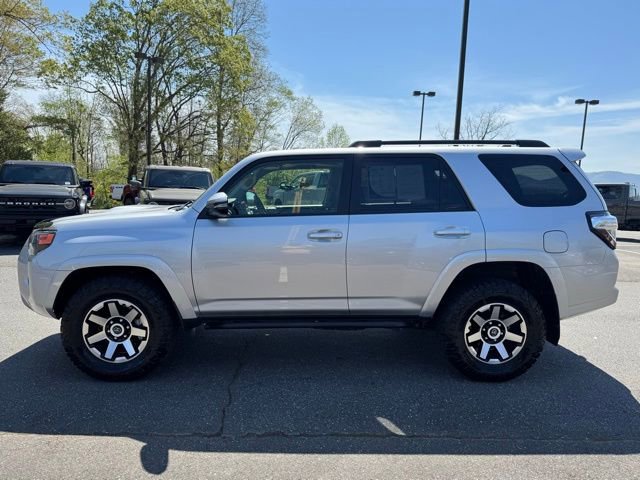 Used 2024 Toyota 4Runner TRD Off-Road Premium w/ Moonroof Package AWD/4WD image 4