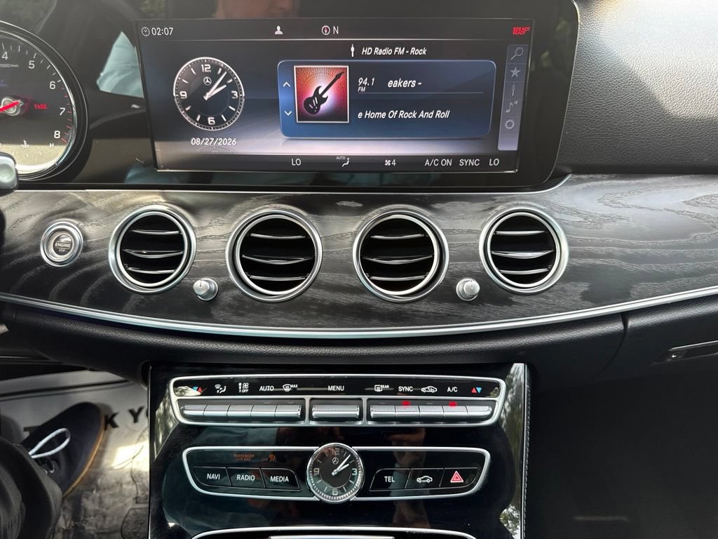 Used 2017 Mercedes-Benz E 300 4MATIC image 24