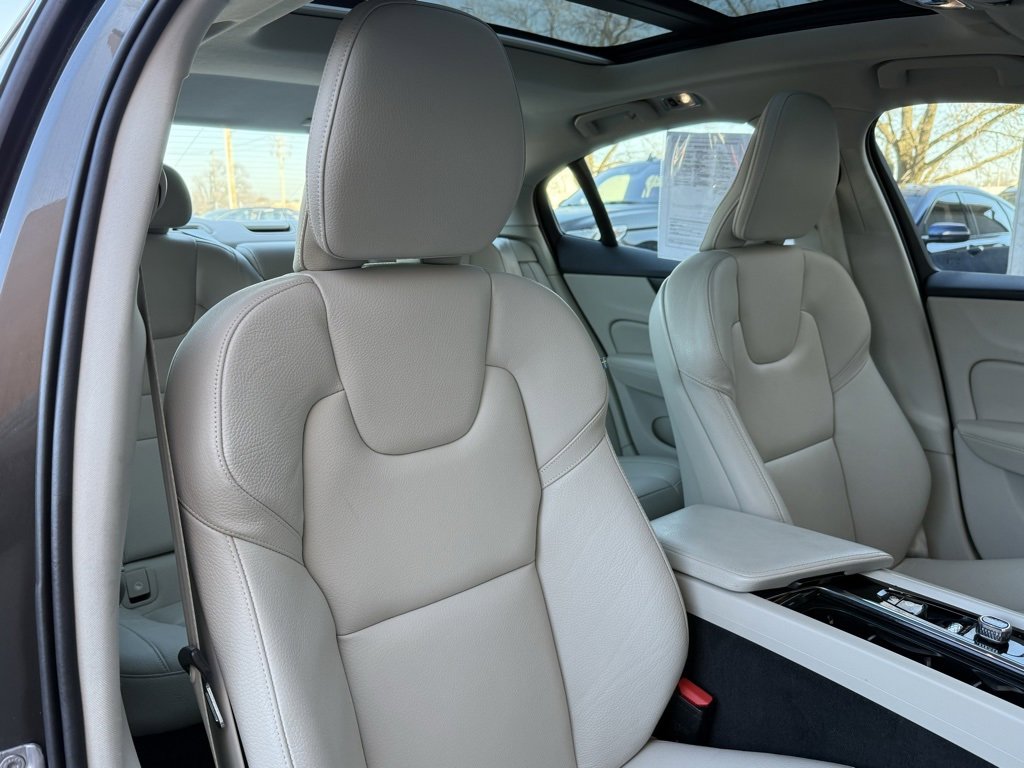 Used 2019 Volvo S60 T5 Momentum w/ Premium Package image 21