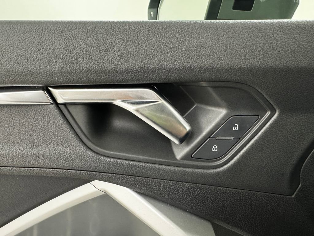 Used 2022 Audi Q3 2.0T Premium Plus w/ Premium Plus Package image 28