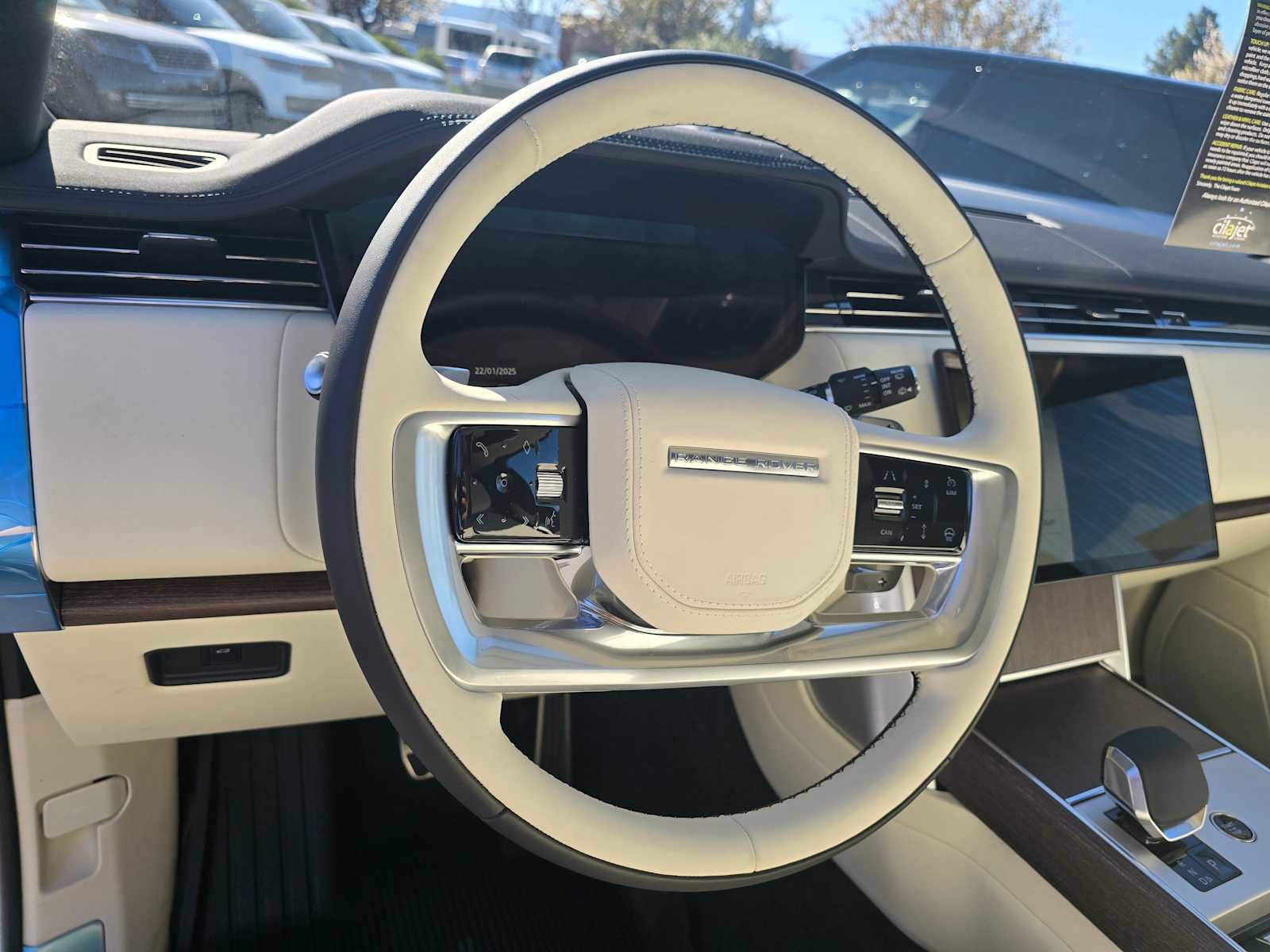 New 2025 Land Rover Range Rover SE image 30
