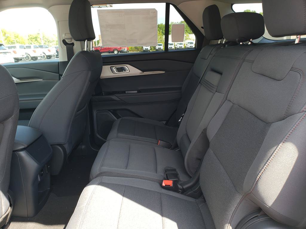 New 2026 Ford Explorer Active AWD/4WD image 7