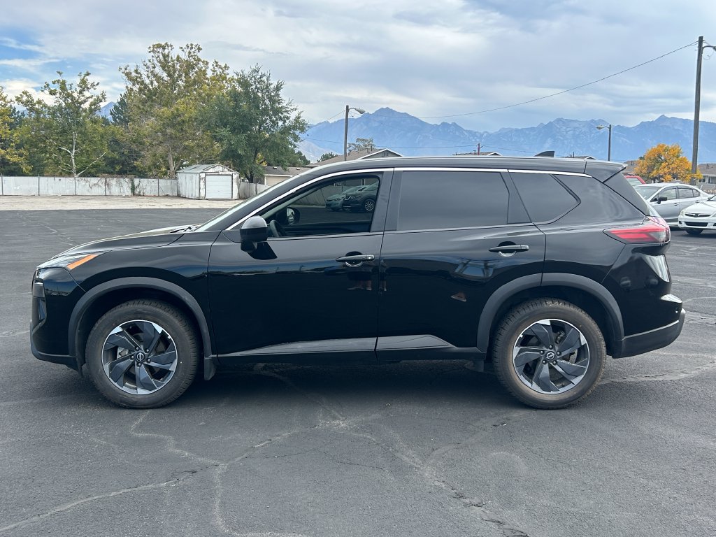 Used 2025 Nissan Rogue SV FWD image 6