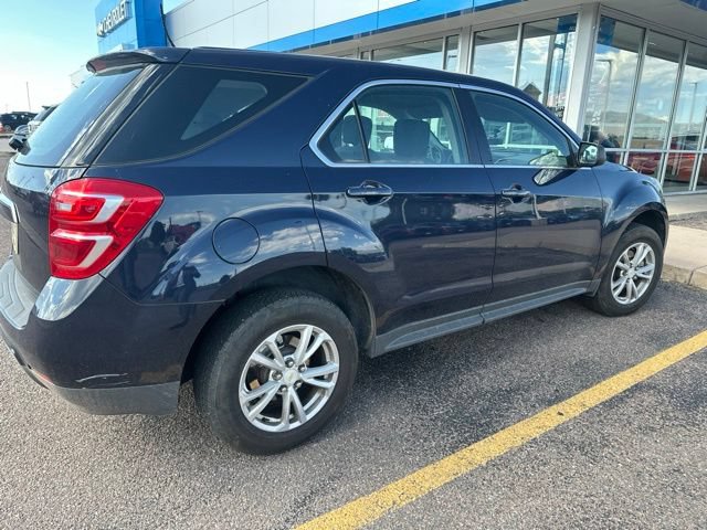 Used 2017 Chevrolet Equinox LS AWD/4WD image 4