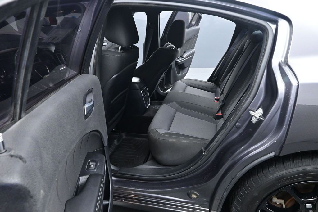 Used 2017 Dodge Charger SXT AWD/4WD image 13