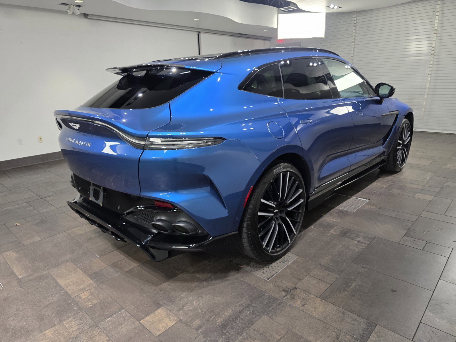 Used 2023 Aston Martin DBX 707 image 27