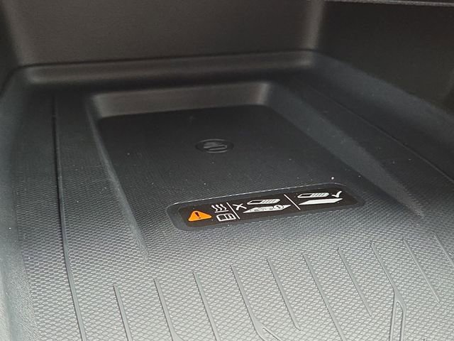 New 2025 Chevrolet Equinox EV RS w/ Convenience Package II image 37