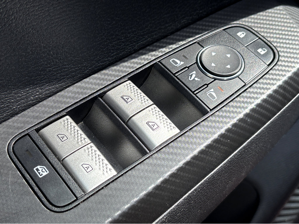 Used 2024 Mitsubishi Outlander SE image 32