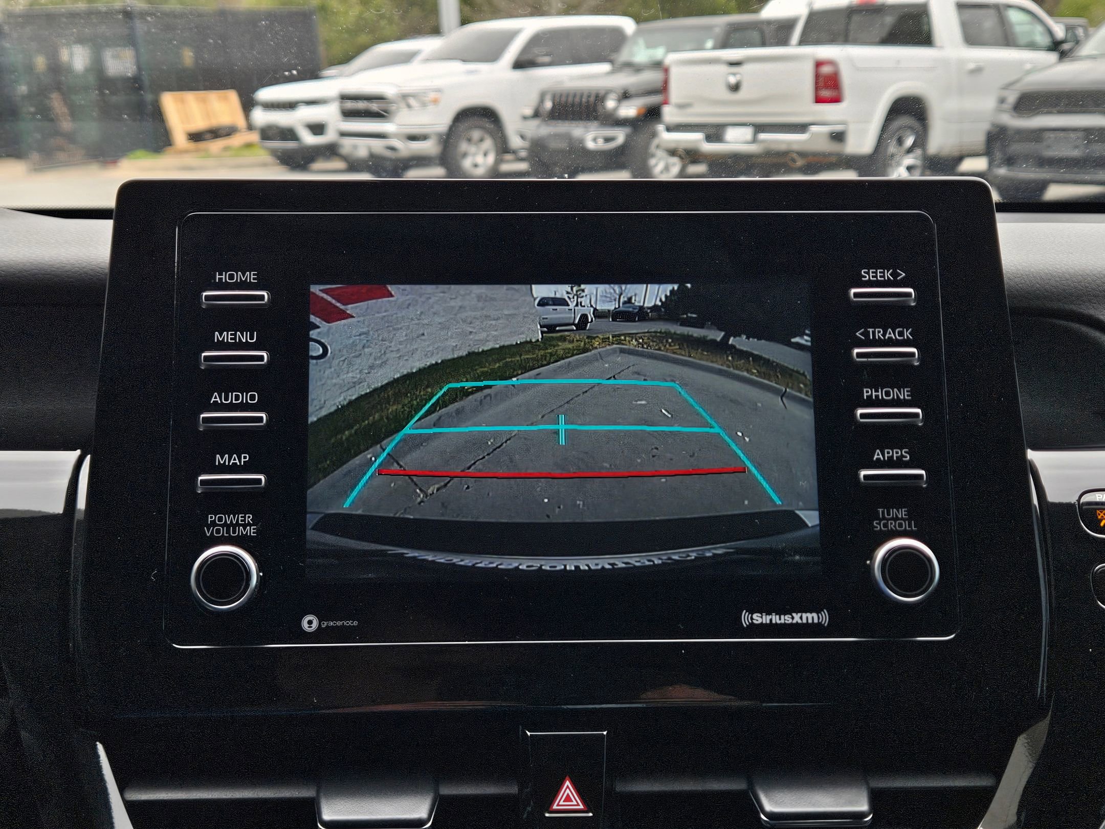 Used 2022 Toyota Camry SE FWD image 31