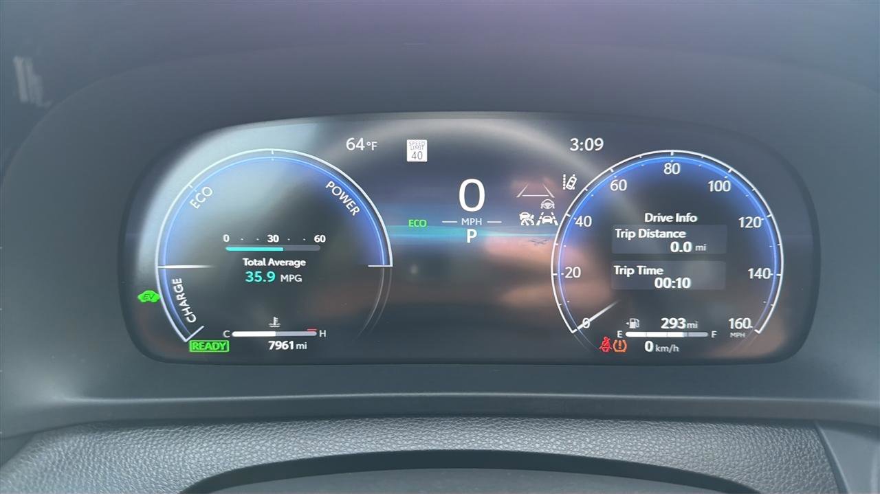 Used 2025 Toyota Crown Signia XLE AWD (Natl) image 28