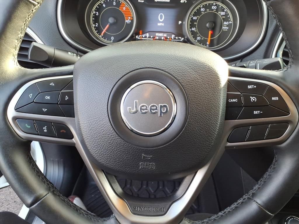 Used 2019 Jeep Cherokee Limited image 5