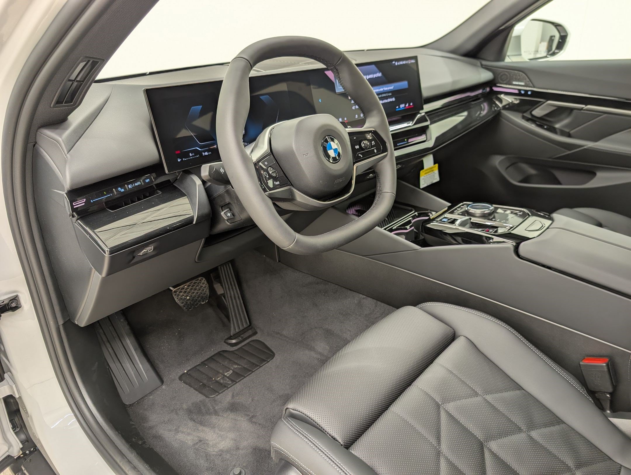 New 2026 BMW 530i RWD image 4