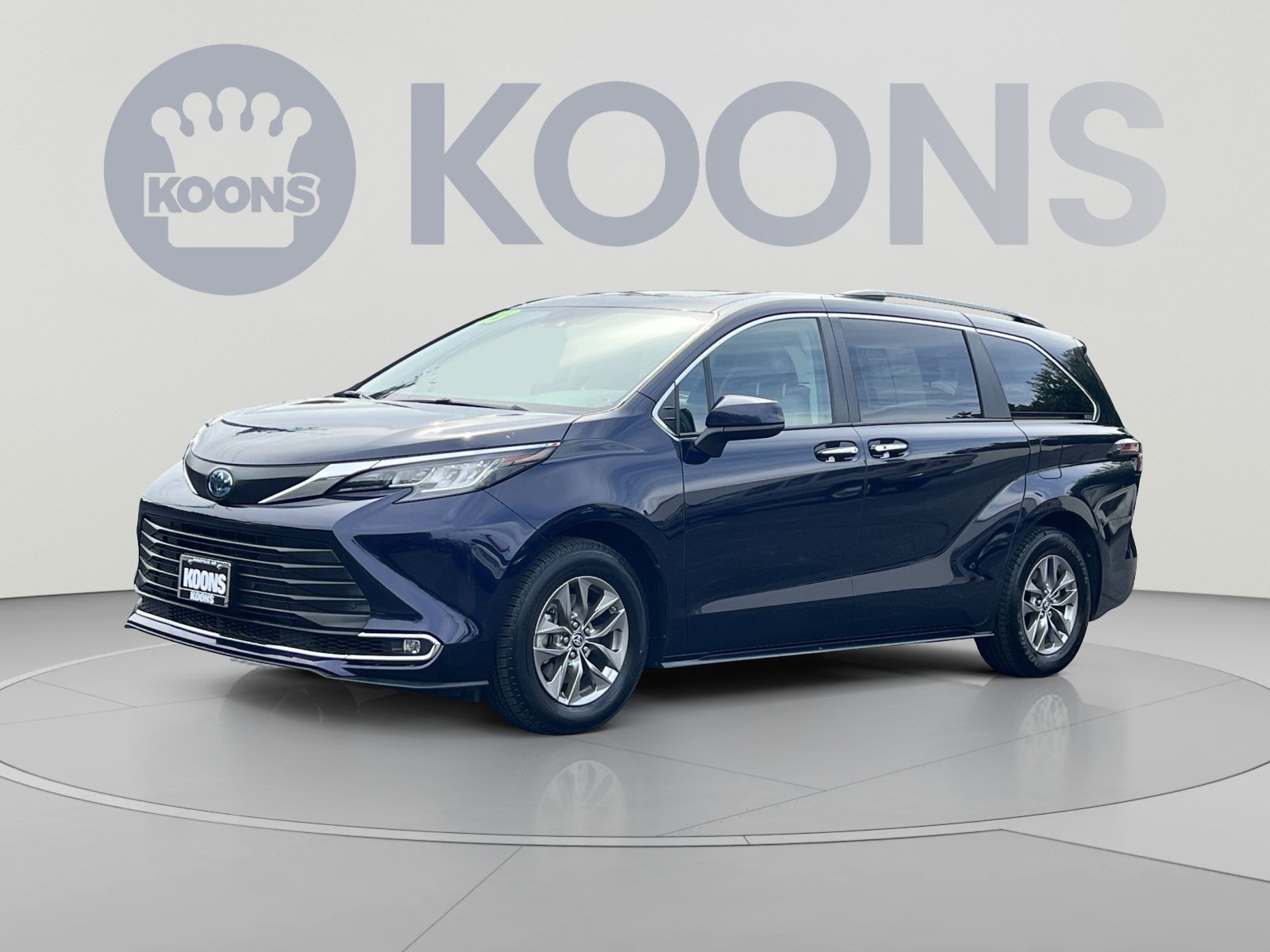 Used 2023 Toyota Sienna XLE