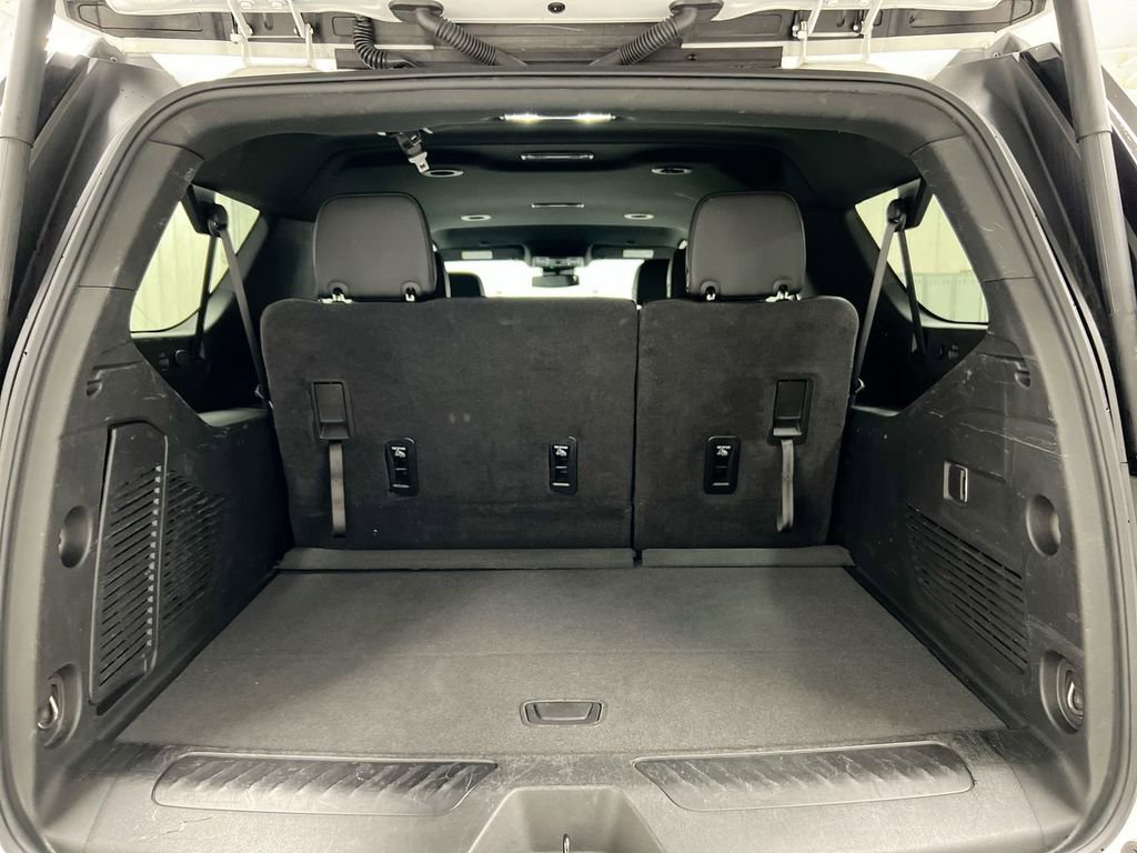 Used 2024 Chevrolet Suburban LT image 25