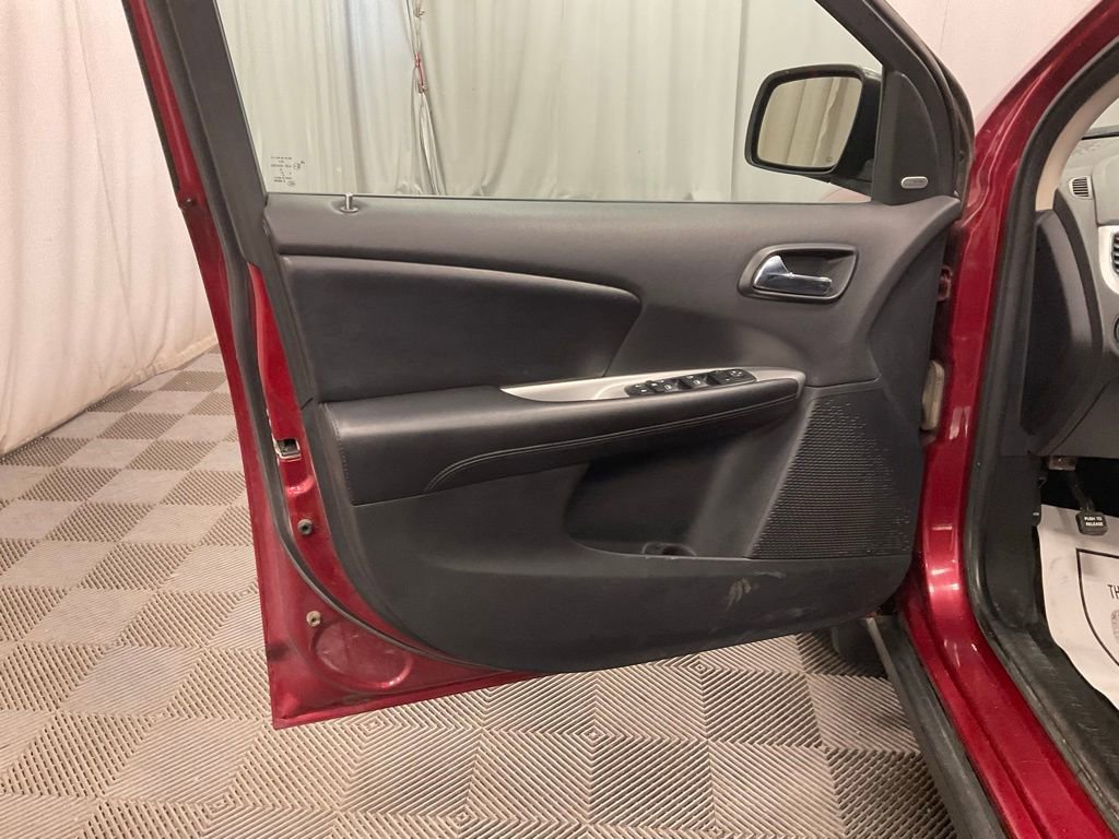 Used 2011 Dodge Journey Mainstreet w/ Popular Equipment Group AWD/4WD image 21