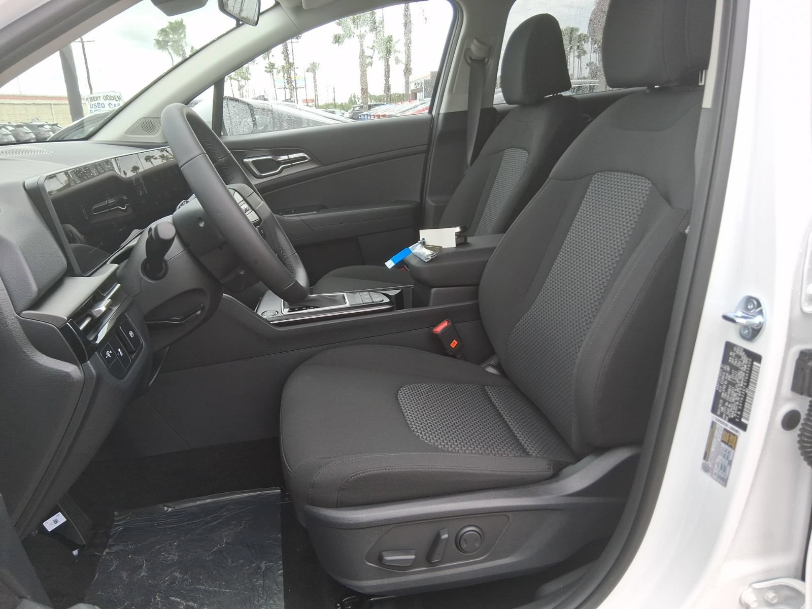 New 2026 Kia Sportage LX w/ LX Convenience Package FWD image 15