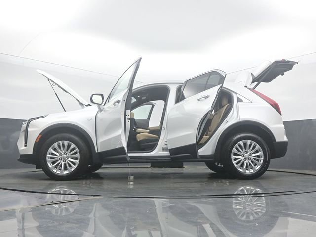 Used 2024 Cadillac XT4 Luxury w/ Cold Weather Package AWD/4WD image 75