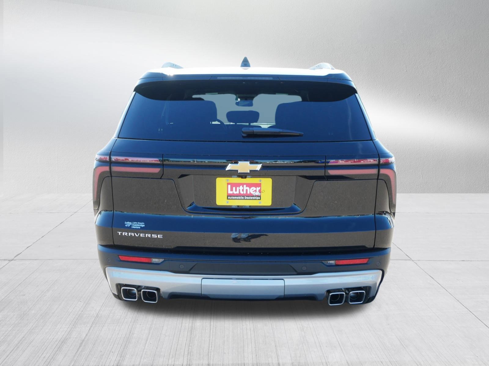 Used 2025 Chevrolet Traverse LT image 6
