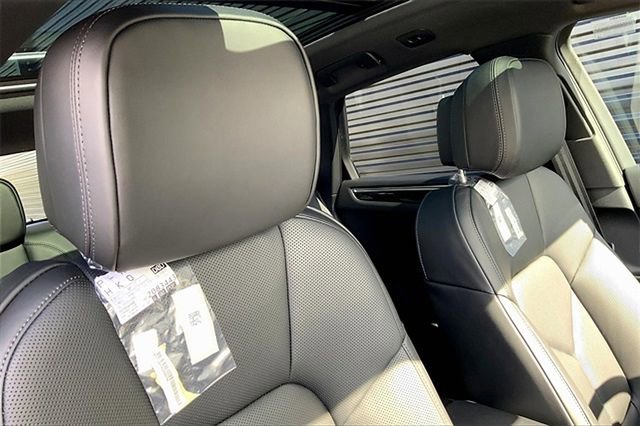 Certified 2026 Porsche Macan image 8