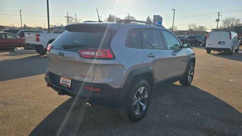 Used 2016 Jeep Cherokee Trailhawk w/ Cold Weather Group image 5