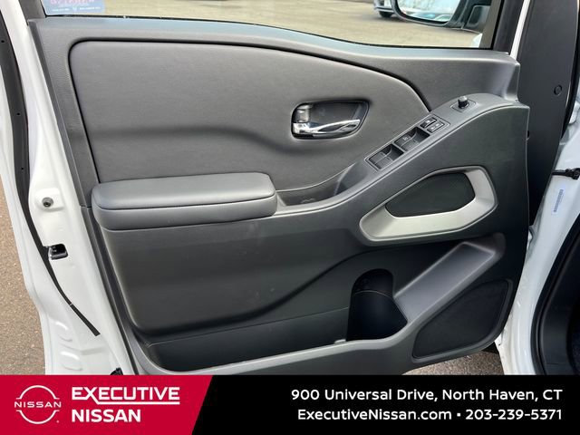 Used 2025 Nissan Frontier SV image 9